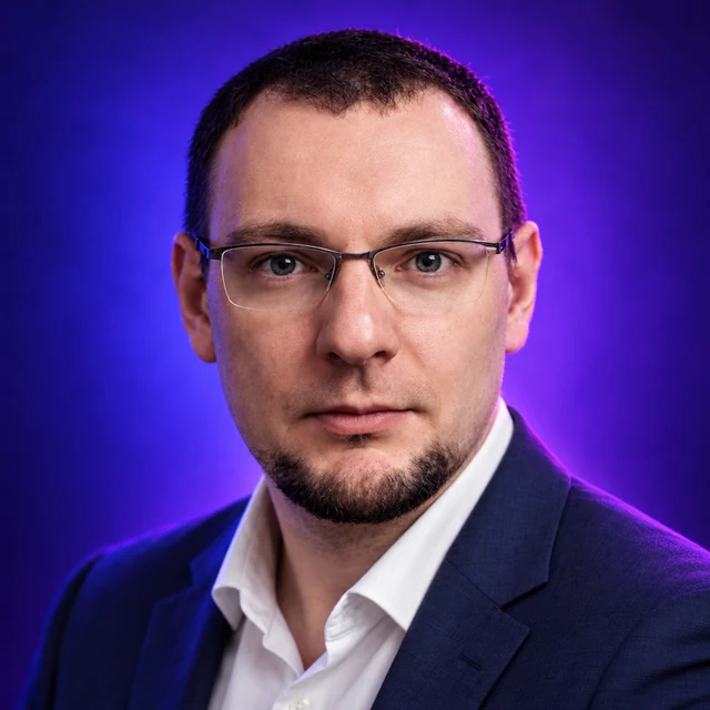 Антон Макаров
